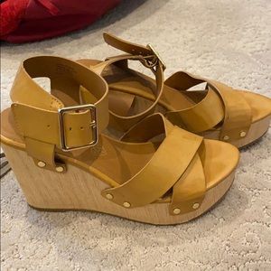 tan wedges size 6 1/2 only worn once inside